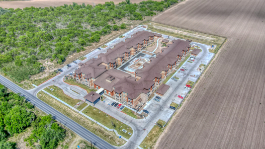Avanti-Legacy-Sienna-Palms__31
